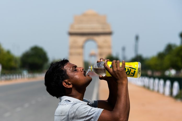 Heat wave scorches U.S., India; Siberia experiences record highs