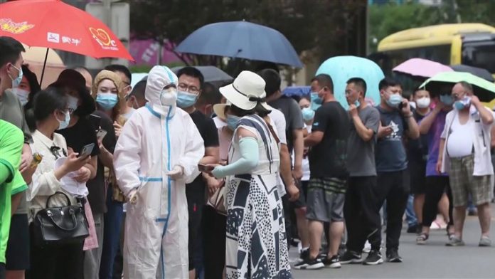 Beijing ramps up coronavirus restrictions as cases spread to nearby provinces
