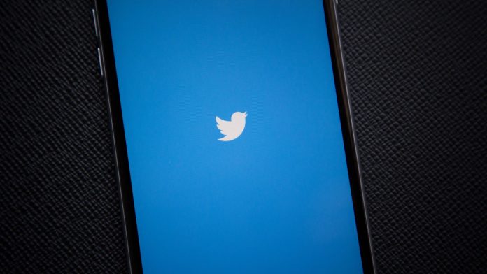 Twitter previews new reply system, the best CES car tech - Video