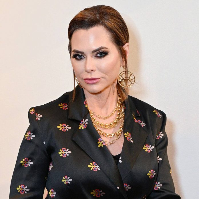 Real Housewives' D'Andra Simmons Hospitalized for Coronavirus - E! Online