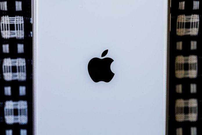 apple-iphone-logo-3743