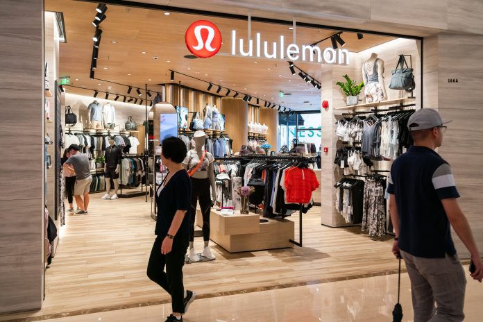 Lululemon sees earnings at top end of outlook thanks to holidays