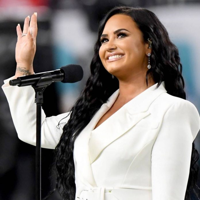A Look Back at the Most Memorable Super Bowl National Anthem Singers - E! Online