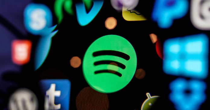Spotify files complaint against Apple, Twitter adds quick camera access - Video