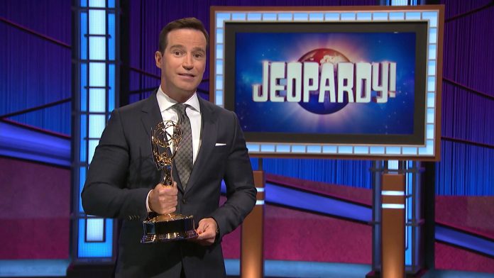 'Jeopardy!' host Mike Richards apologizes for old podcast comments