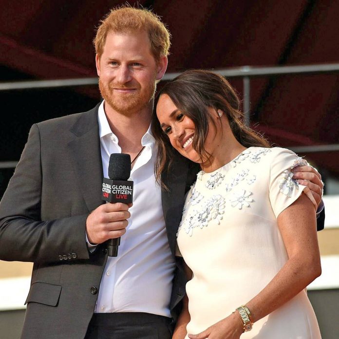 Prince Harry and Meghan Markle Look in Love at Global Citizen Event