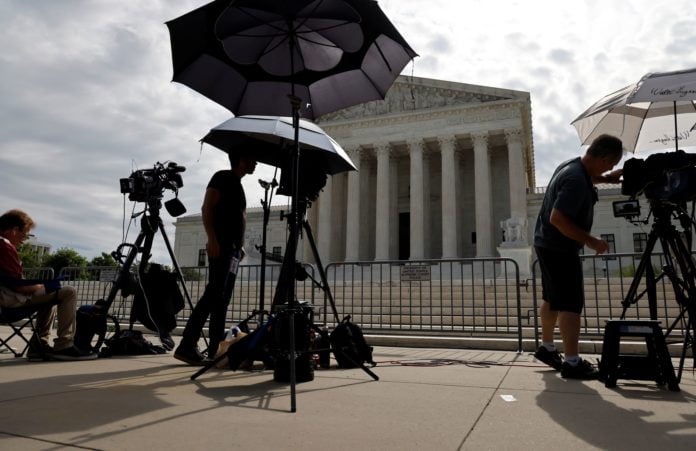 Supreme Court sides with police officers seeking 'qualified immunity'