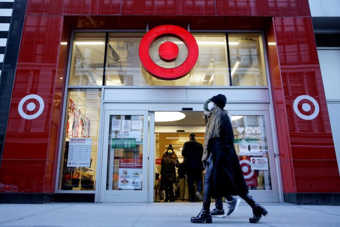 Target offers employees extra $2 an hour for peak days of holiday season