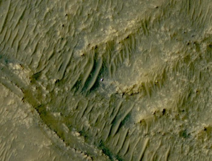 HiRISE Spots Perseverance in South Séítah