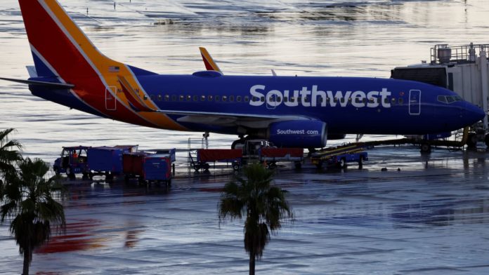Airlines cancel hundreds of weekend flights as storms sweep through Florida