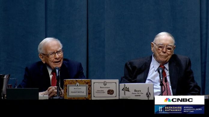 Warren Buffett rips Wall Street for turning the stock market into ‘a gambling parlor'