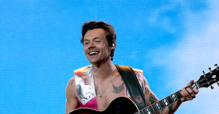 Harry Styles Reflects on Starting Therapy After One Direction Hiatus