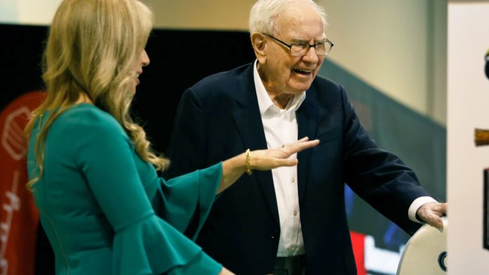Warren Buffett significantly increases Chevron bet, now in Berkshire's top 4 positions