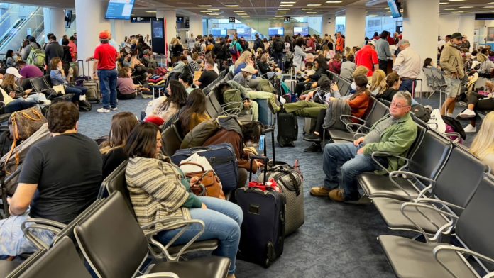 Airlines, FAA spar over flight delays ahead of July Fourth weekend