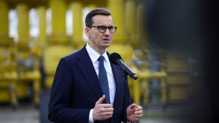 Poland's leader seeks to assure public of energy security