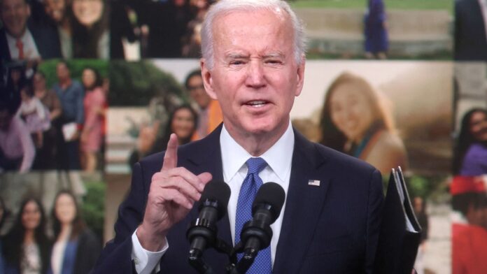 Court temporarily blocks Biden's student loan forgiveness