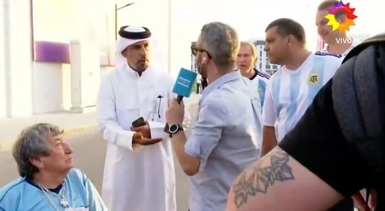 Heavy-handed Qatar authorities stop Argentinian presenter interviewing fan in wheelchair Twitter / Nosotros a la ma?ana