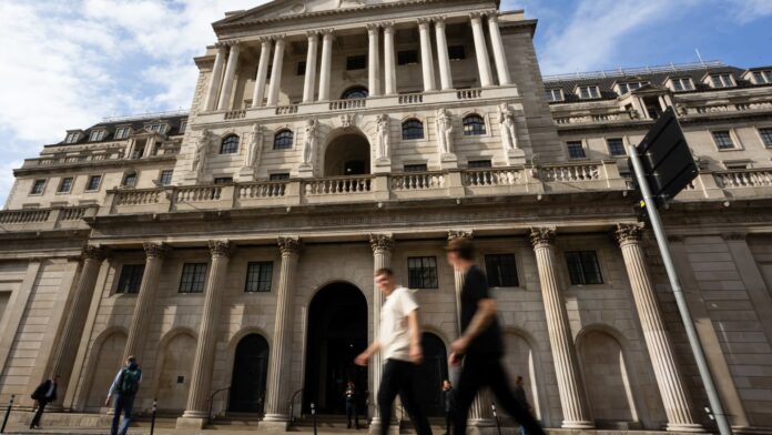 UK banks given new targets to boost working class senior hires
