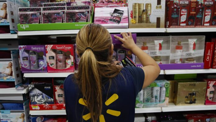 Walmart raises minimum wage as retail labor market remains tight