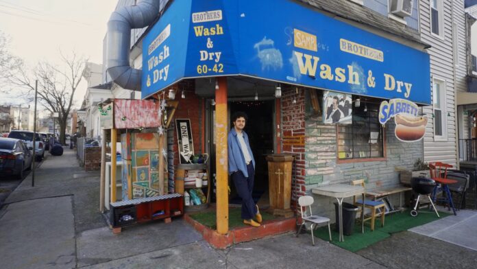 27-year-old pays $1,850 to live in a former NYC laundromat