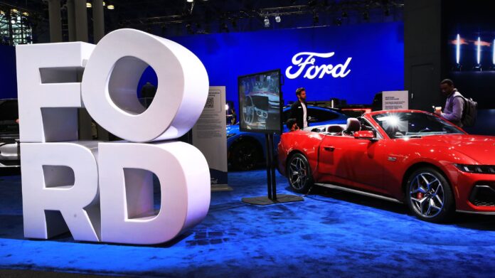 Ford restores faith with quarterly results, while Starbucks proves to be a China play