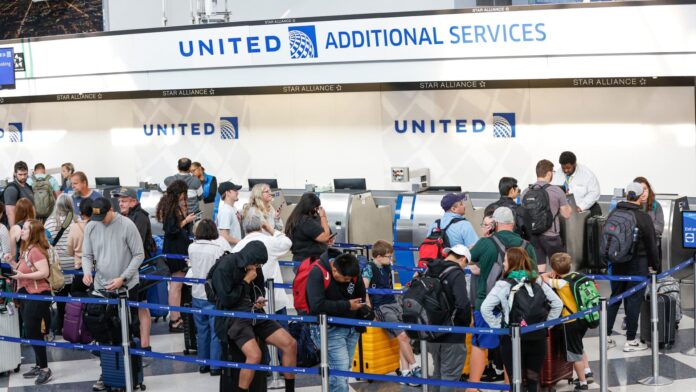 July Fourth holiday flights: Disruptions continue, United struggles