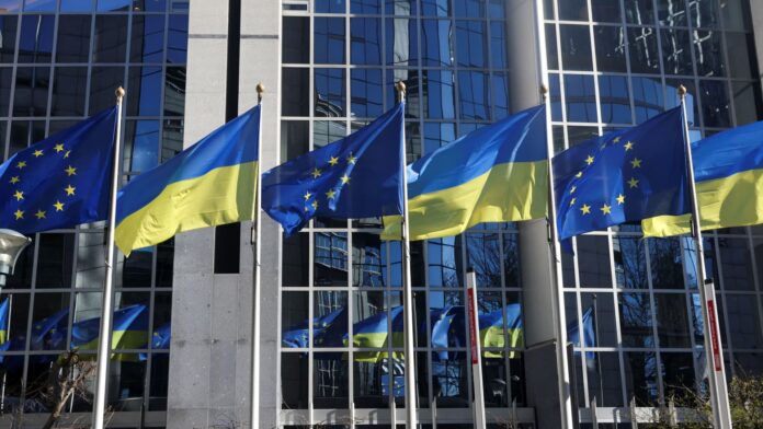 Ukraine's EU membership bid to be assessed in report due on Nov. 8