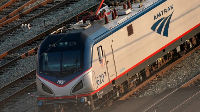 Travelers increasingly turn to taking Amtrak trains over flights